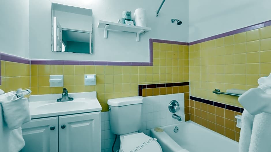 Ocean Court Beachfront Hotel