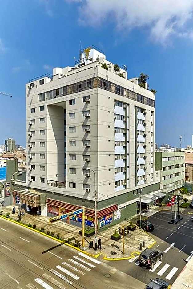 Thunderbird Carrera Hotel & Casino