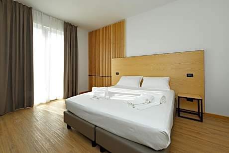 Family Queen Suite with Sofa Bed and Terrace - Non-Smoking