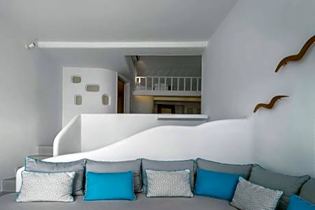 Premium Suite with Outdoor Hot Tub and Caldera View