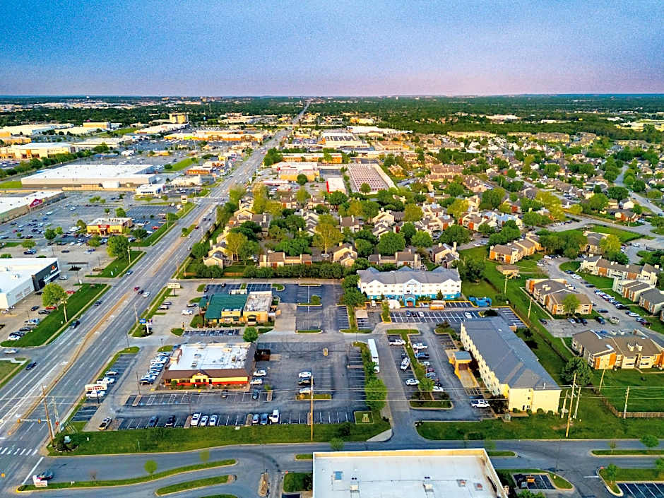 Comfort Inn South Tulsa - Woodland Hills