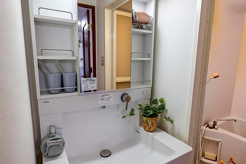 34 Sugamo Diamond mansion 401 direct to Ikebukuro Yamanote line 5mins