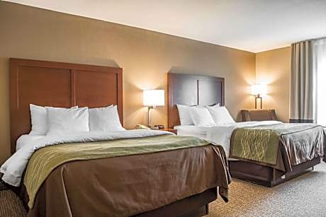 Queen Room with Two Queen Beds - Non-Smoking