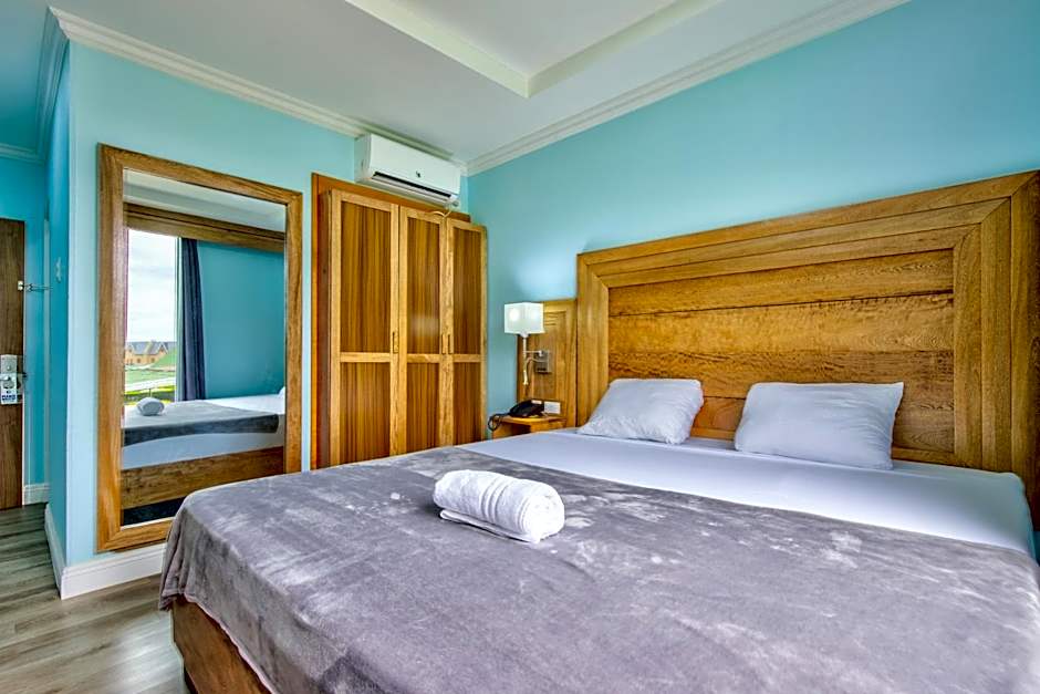 Airport Suites Hotel