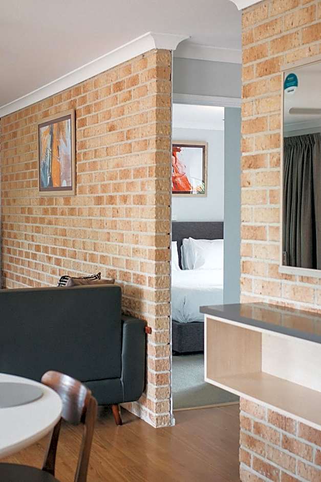 Quality Suites Banksia Gardens WA