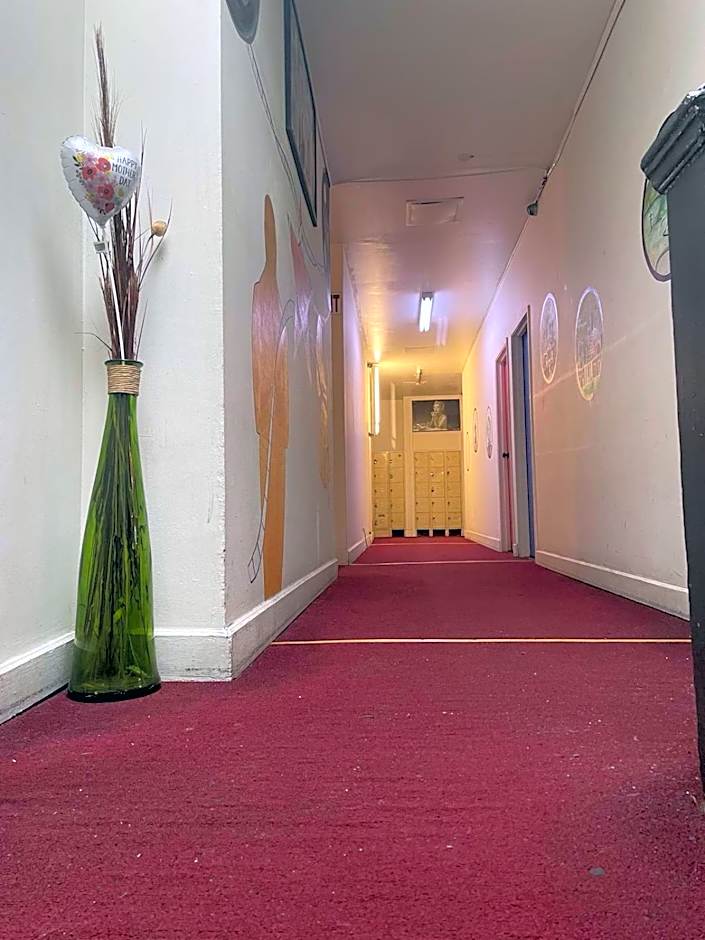 Hollywood Highland Hotel And Hostel – Hollywood, CA