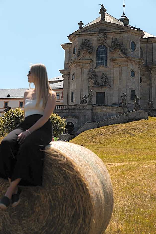 ART Hostel & Apartments