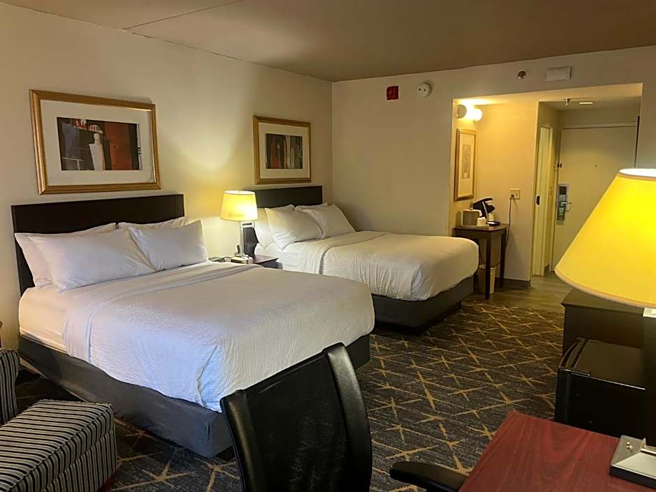 Holiday Inn & Suites Springfield-I-44 By IHG