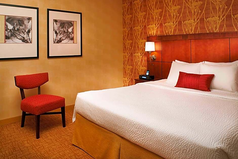 Courtyard by Marriott Chicago Naperville
