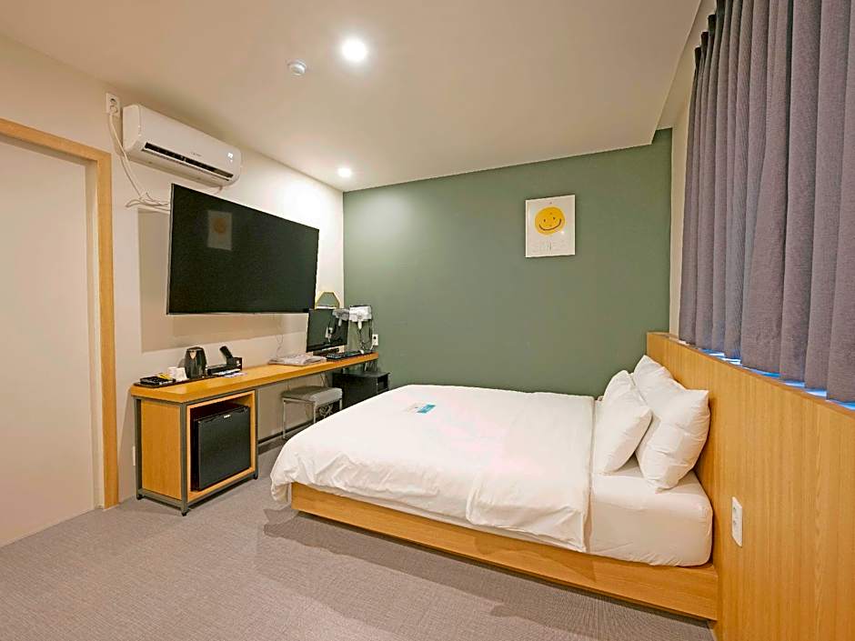 Changwon Palyongdong Hotel Leo
