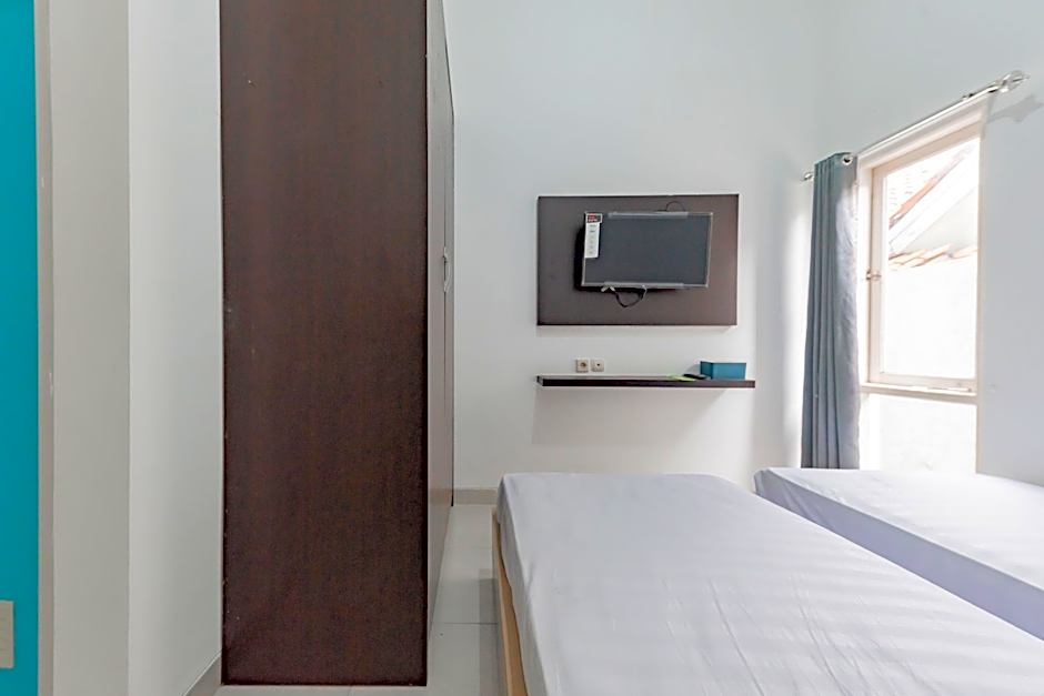 Urbanview Hotel Sabar Residence CSB Mall