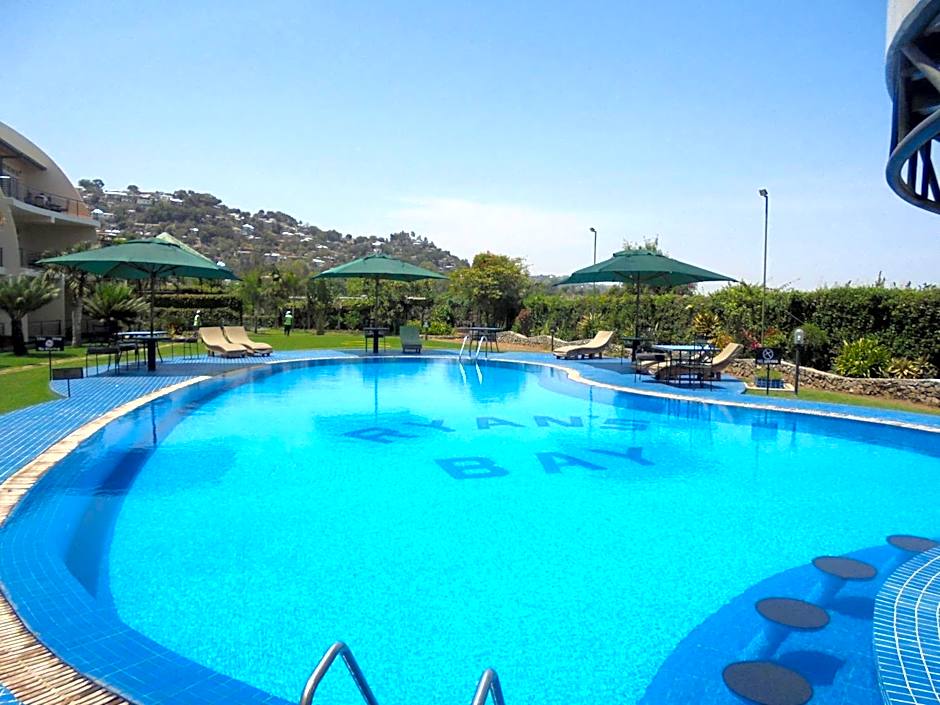 Ryan's Bay Hotel