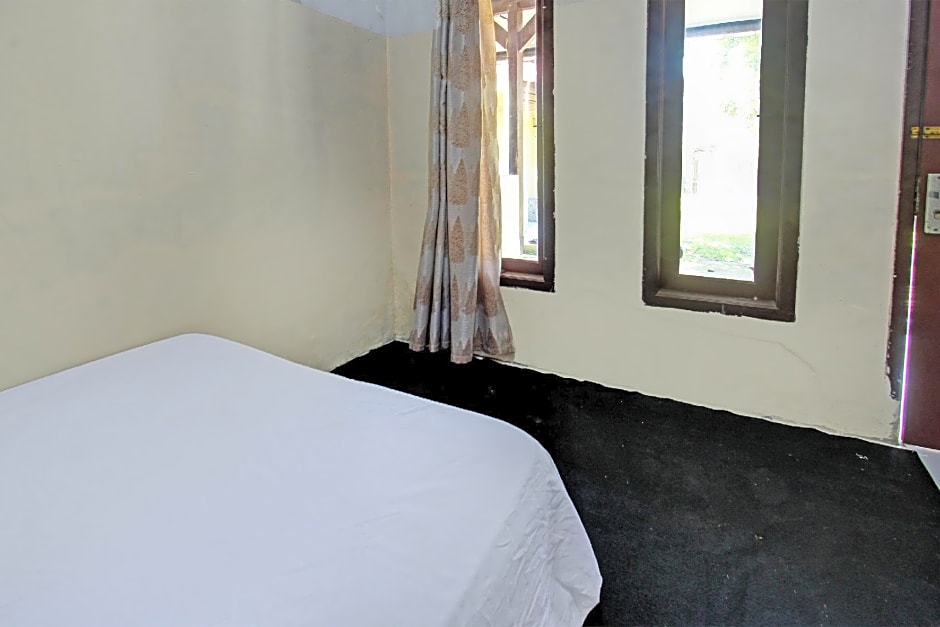 OYO Life 92853 Kost 999