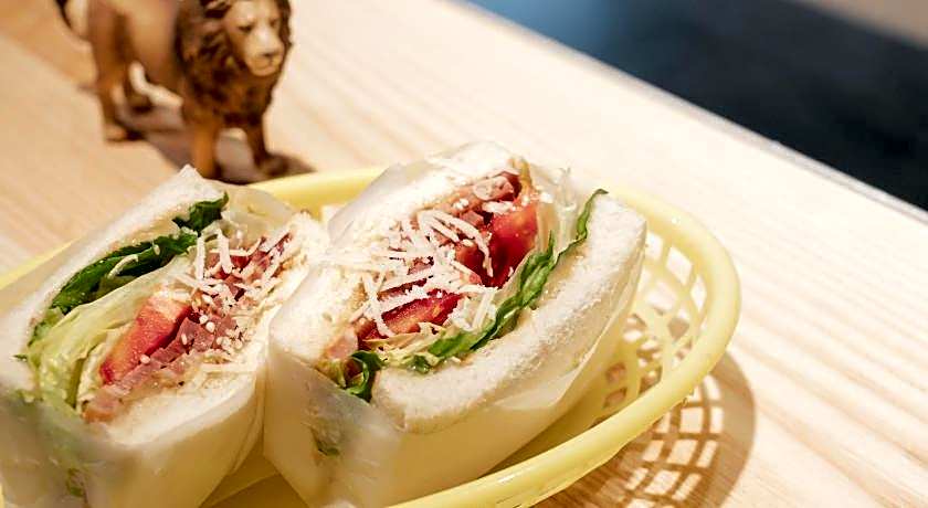 OwlStay Flip Flop Hostel Garden