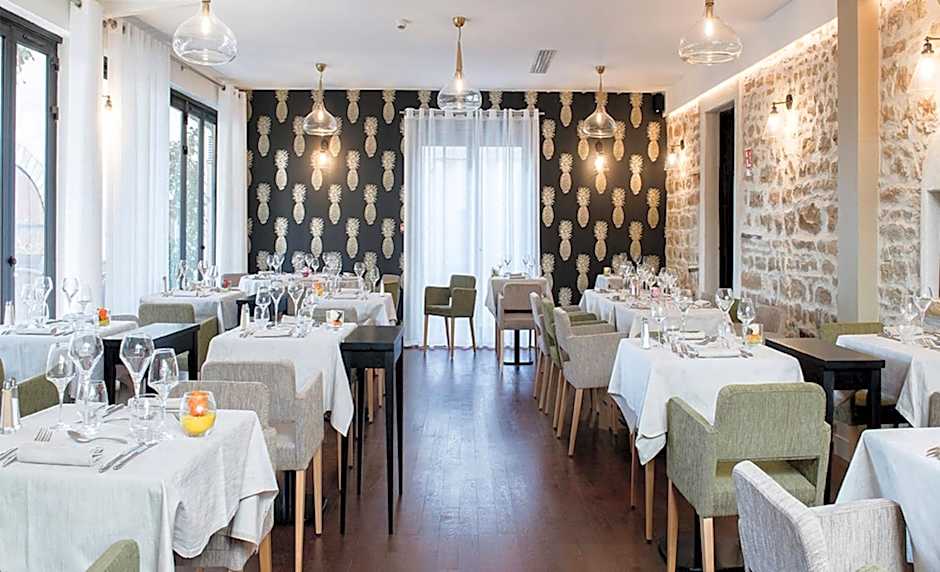 Logis Hotel Tante Yvonne & son restaurant semi-gastronomique - Lyon Nord