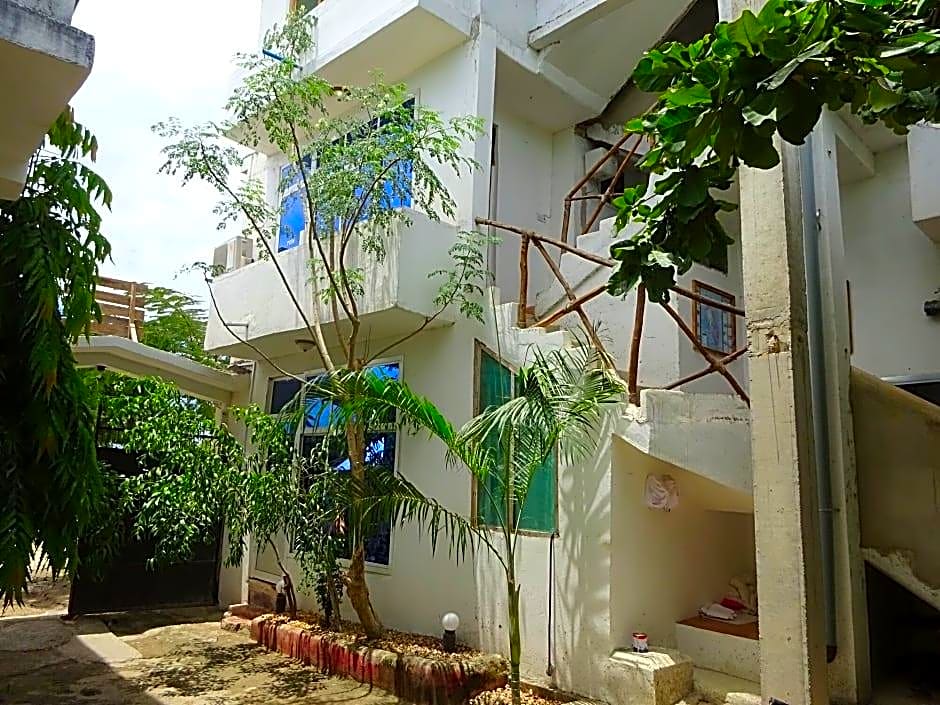 Homeland Swahili Lodge