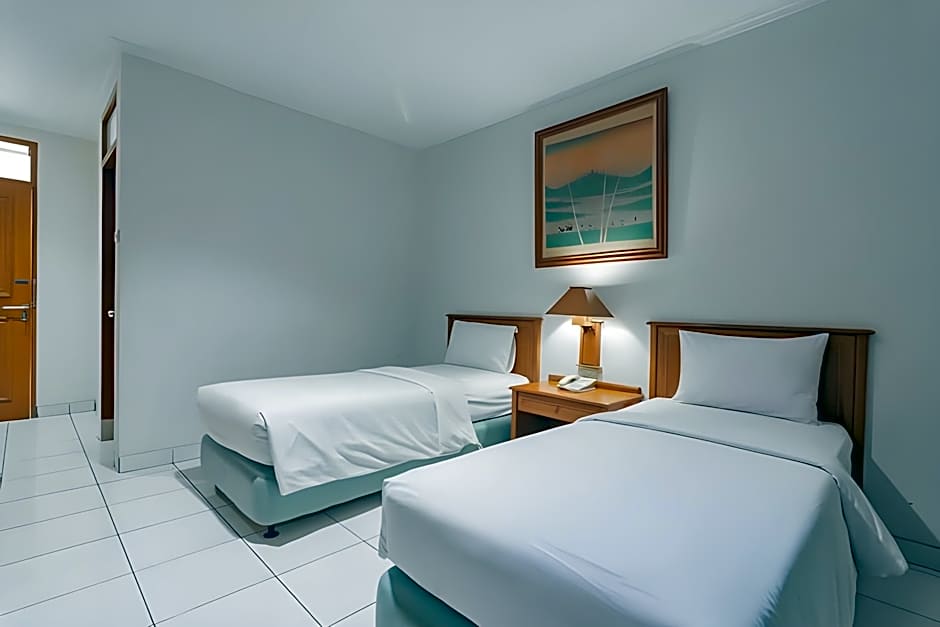 Hotel Yehezkiel Surapati Mitra RedDoorz