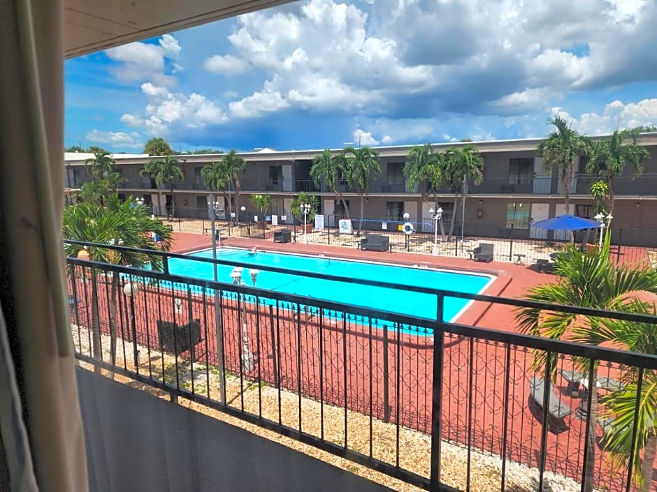 Super 8 by Wyndham St. Petersburg