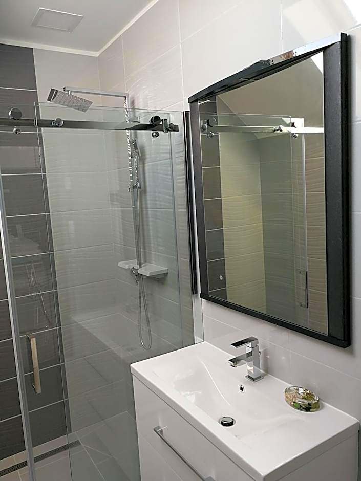 AQUA SOLAR APARTMANHÁZ