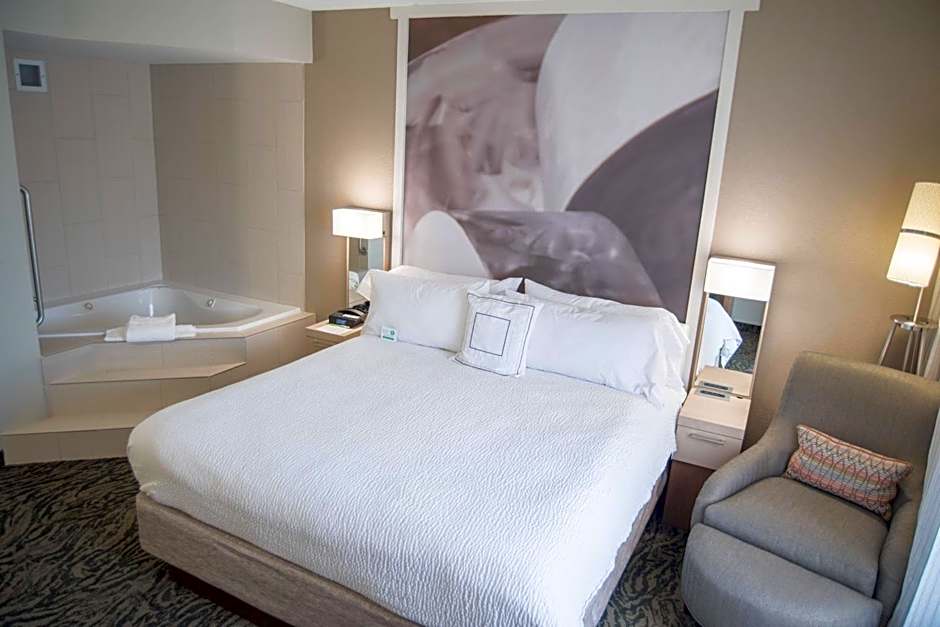 Courtyard by Marriott Hickory