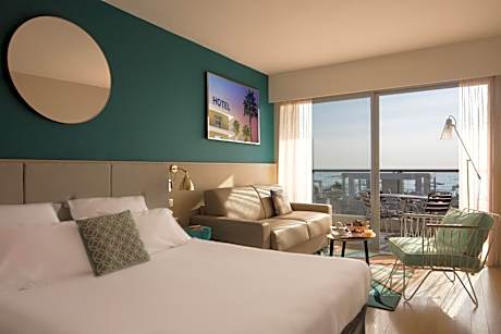 Superior Room with Terrace and Sea View