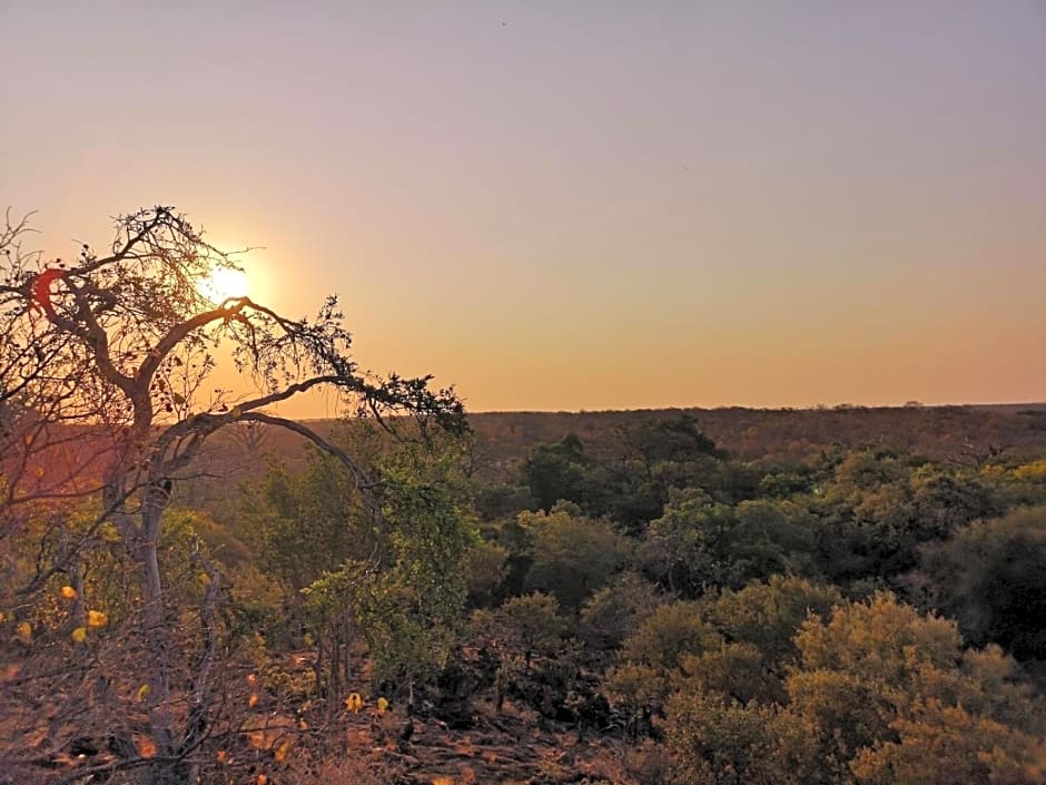 Nthakeni Bush & River Camp