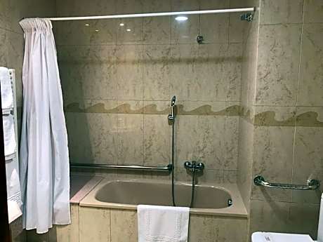 Twin Room - Disability Access