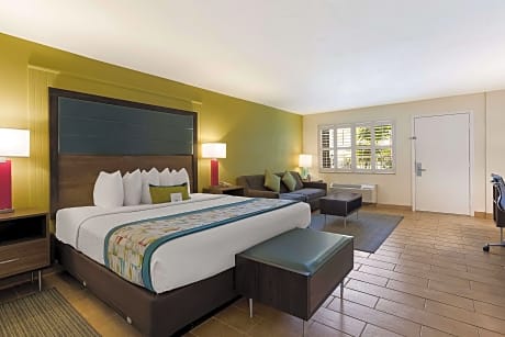 1 KING BED,NSMK,POOL VIEW,MICROWAVE,REFRIGERATOR,FULL BREAKFAST