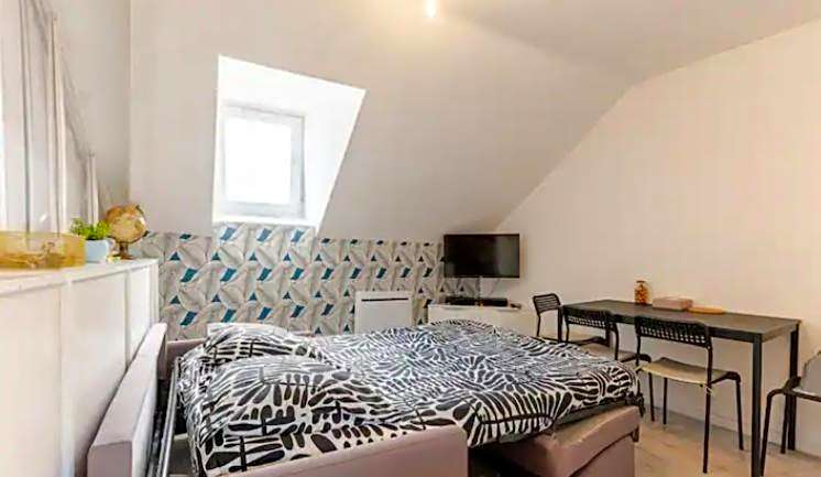 4pers 2lits 5 min aéroport Orly,navette et parking extra,location en nuit et jourChez Sandro,