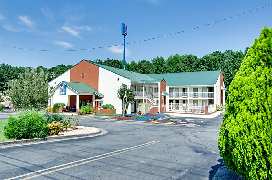 Motel 6 Cartersville, GA