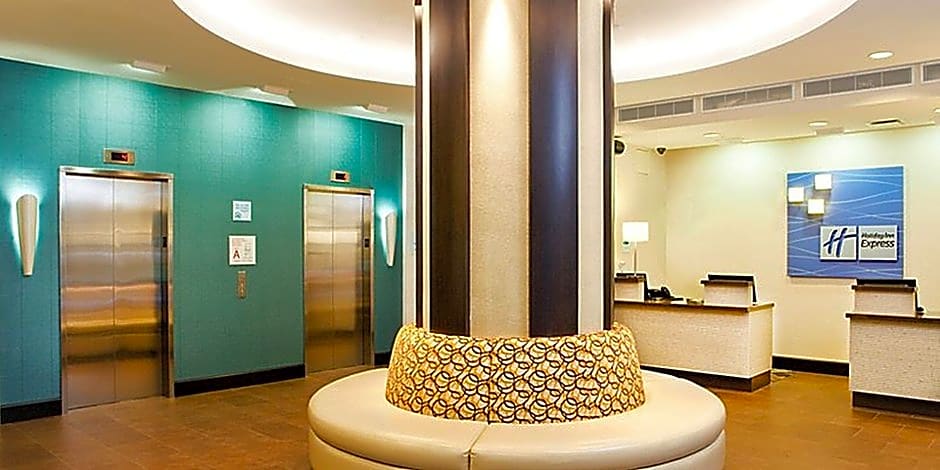 Holiday Inn Express Manhattan Times Square South, an IHG Hotel