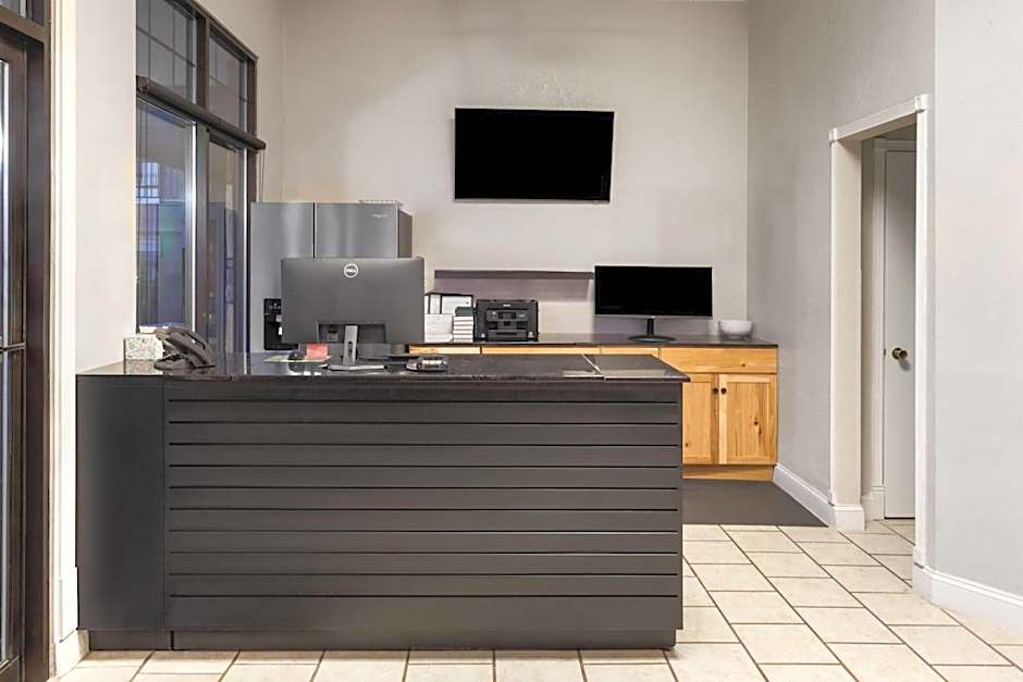 Days Inn by Wyndham Branson Ozarks