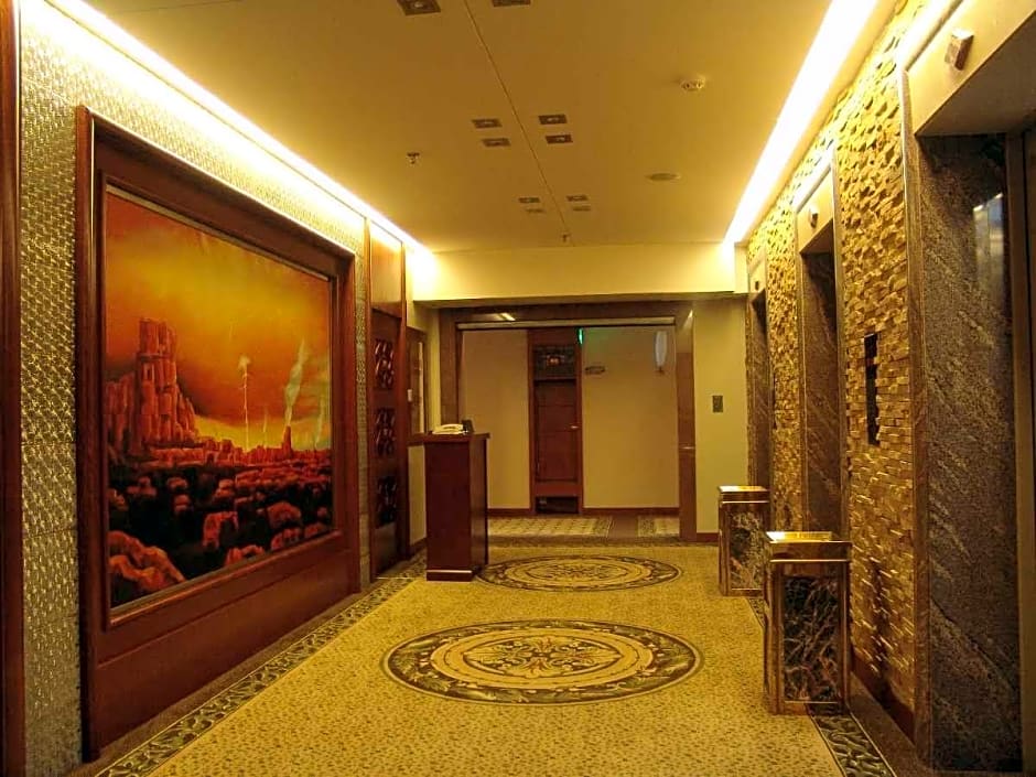 Golden Spring Hotel