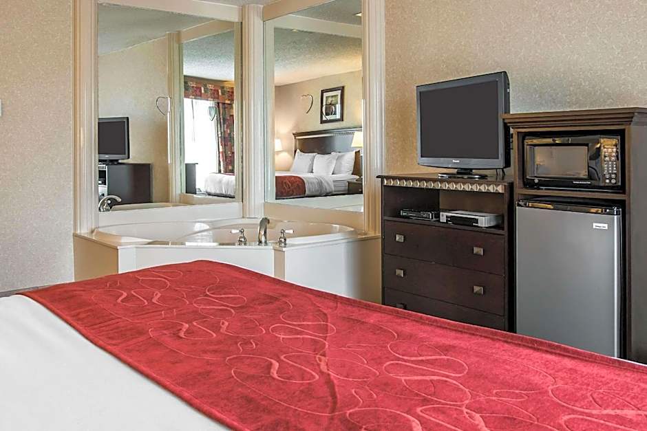 Comfort Suites Canton - Detroit