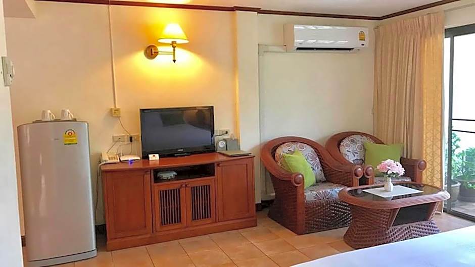 Surin Bay Inn (East Sun Properties Co., Ltd.)