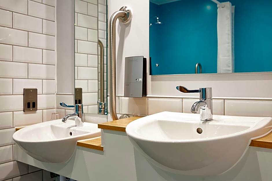 The Churchill By Greene King Inns