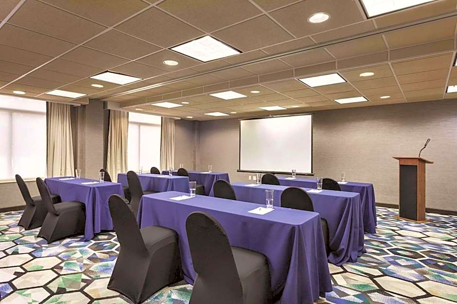 Pace Hotel Addison
