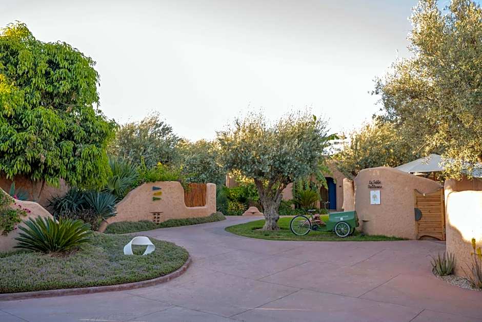 Oasis lodges