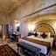 Doctor's Cave Suites