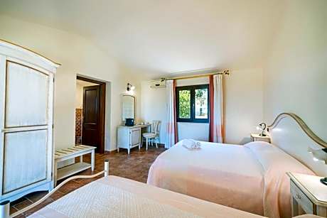 Twin Room with Patio and Garden View