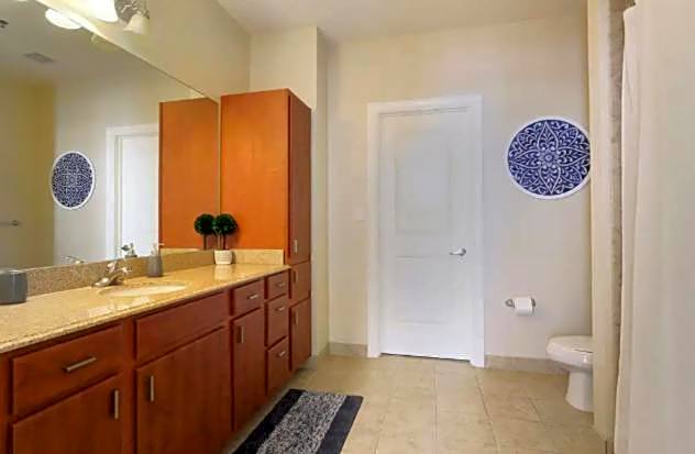 Amazing Condos Beautiful View 2 Blocks To French Quarter, Small Rooftop Pool, Gym, Seanger Theater, Super Dome, And Bourbon St