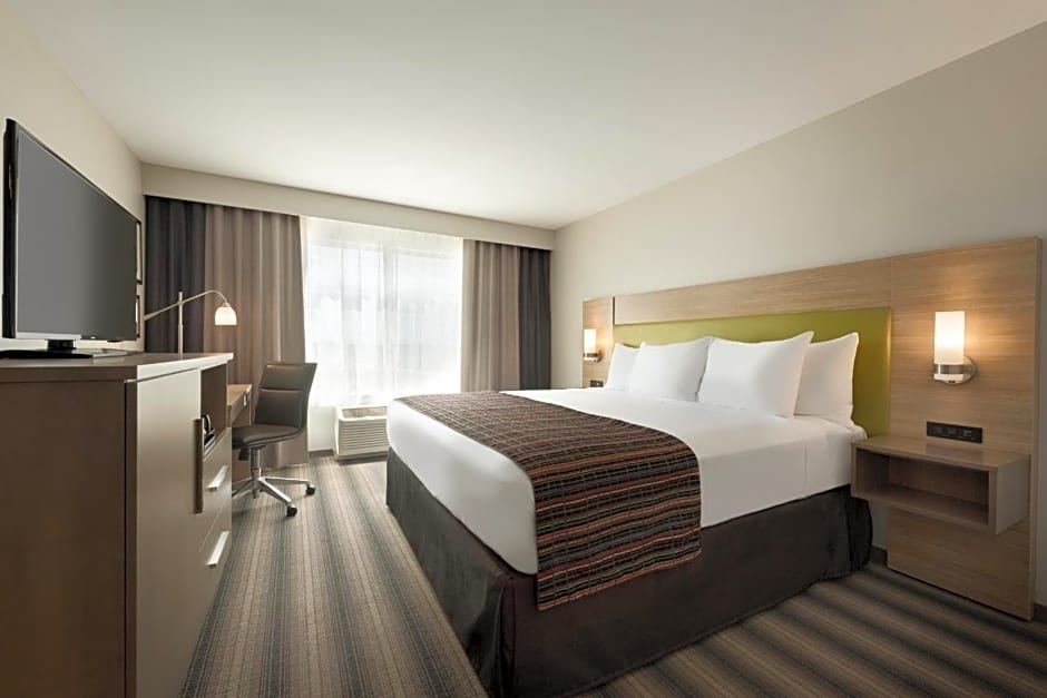 Country Inn & Suites by Radisson, Indianola, IA