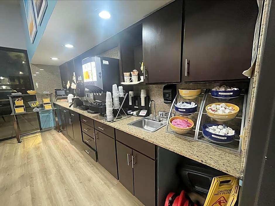 Days Inn by Wyndham Lake Park/Valdosta