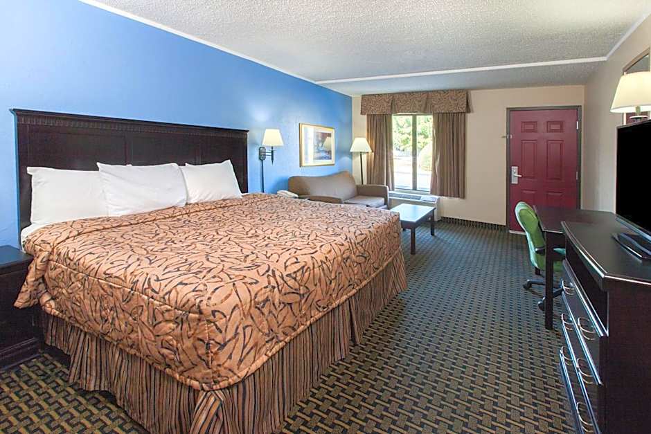 Days Inn by Wyndham Norman