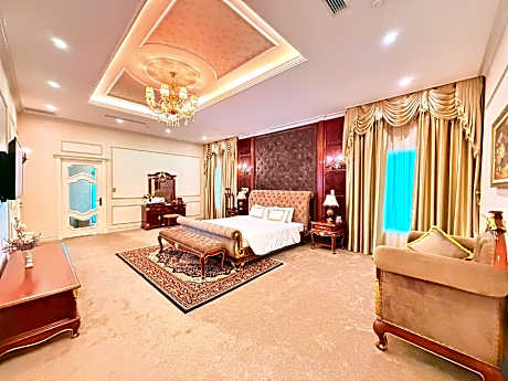 Royal Suite - 2 Adults, 2 Children