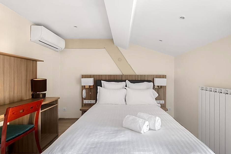 Le Phenix Hotel