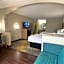 Days Inn & Suites by Wyndham Tuscaloosa - Univ. of Alabama