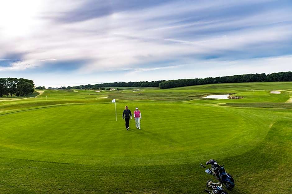 SCHLOSS RANZOW - kleines Romantik Hotel - Wellness - Golfplatz - Hochzeiten & Feiern