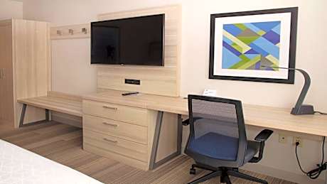 Queen Suite with Two Queen Beds