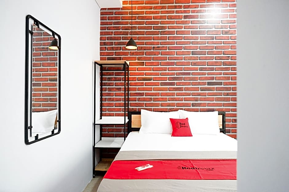 RedDoorz near Universitas Muhammadiyah Purwokerto 2